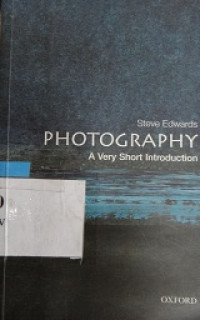 Photography : a very short introduction